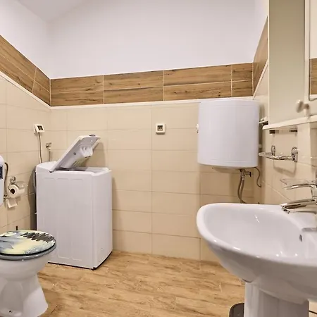 Pluton Pool House בית נופש Valtura