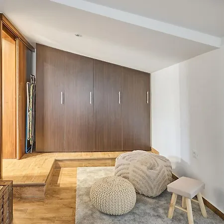 Pluton Pool House *